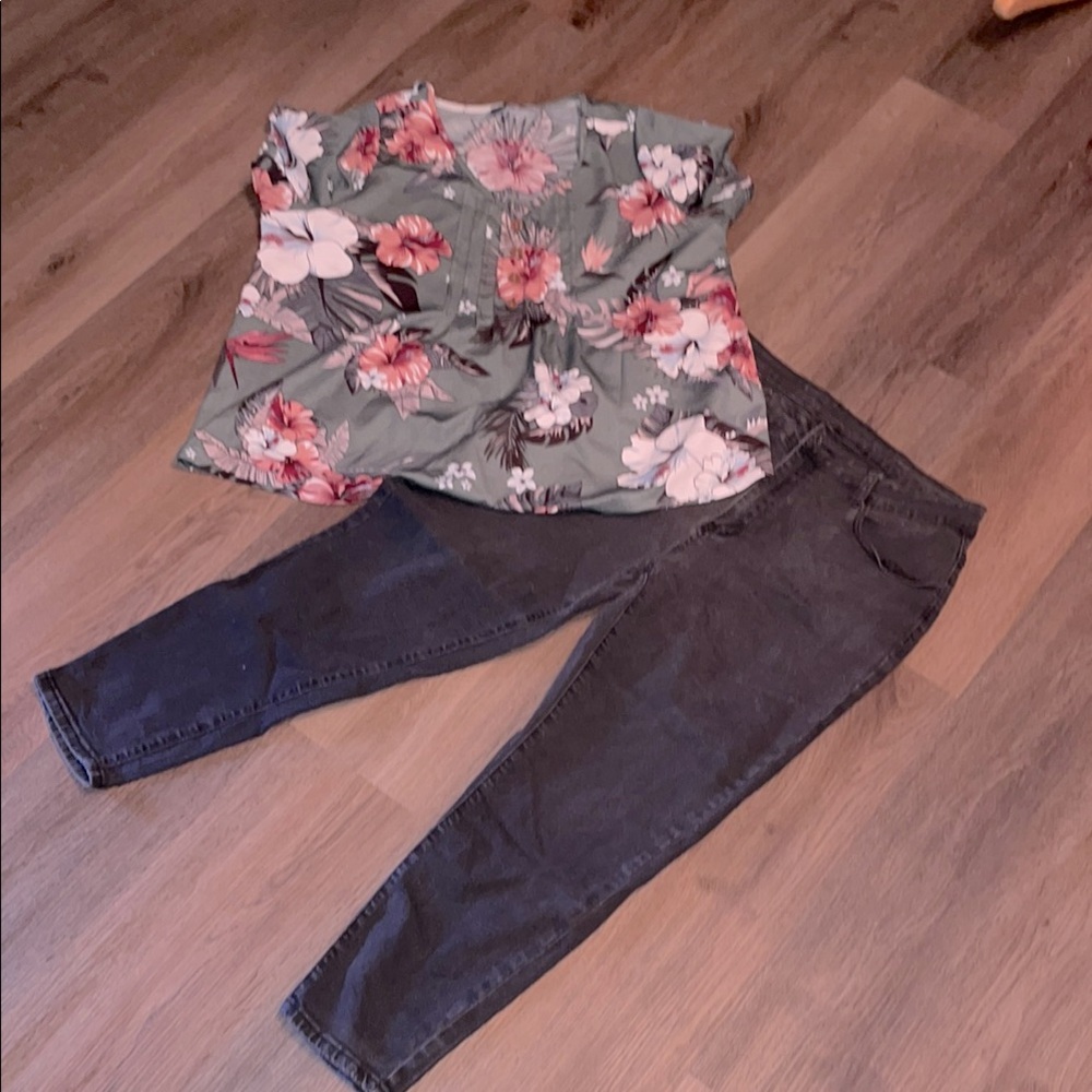 Two piece set shirt and black jeans, XL